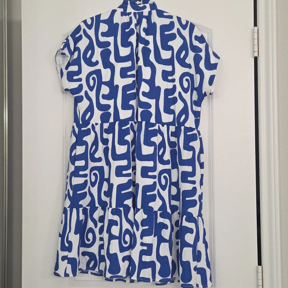 THML adorable Dress In Great Condition. Blue/white Geometric Type Pattern. 💙 - Picture 5 of 12